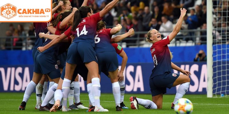 Danh sách các pha ăn mừng lạ trong bóng đá